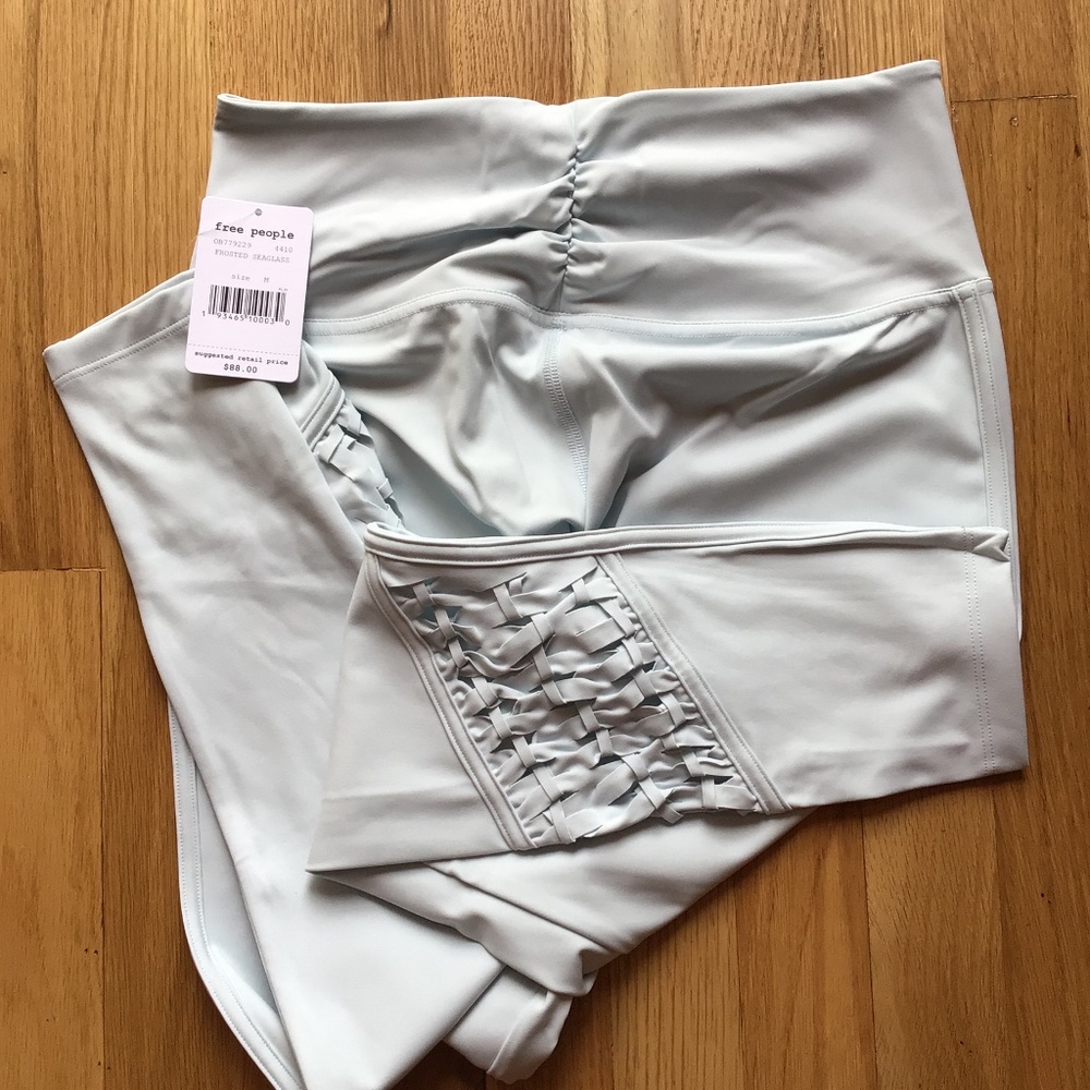 HP💝Free People Revelation Legging Seaglass sz medium - Picture 9 of 9